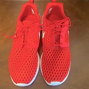 Nike US 5Y or 7 women’s